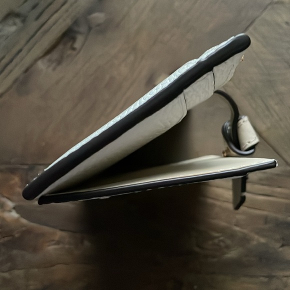 Kate Spade knott zip card holder - Picture 2 of 6